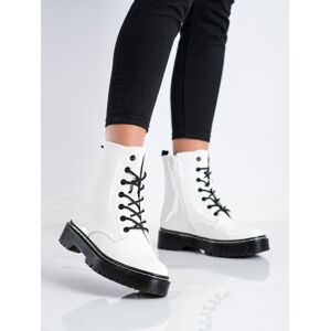 Komfortní bílé dámské  kotníčkové boty bez podpatku 36