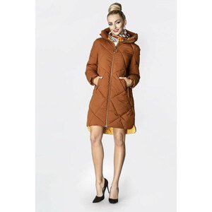 Delší dámská zimní bunda v karamelové barvě s vysokým stojáčkem (J9-067) Hnědá XXL (44)