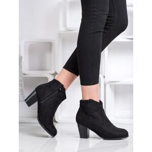 Pohodlné dámské černé  kotníčkové boty na širokém podpatku 40