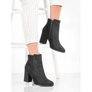 Klasické  kotníčkové boty dámské černé na širokém podpatku 40