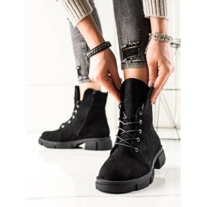 Jedinečné dámské černé  kotníčkové boty na plochém podpatku 36