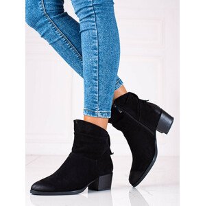 Trendy černé  kotníčkové boty dámské na širokém podpatku 36