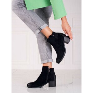 Stylové dámské černé  kotníčkové boty na širokém podpatku 38