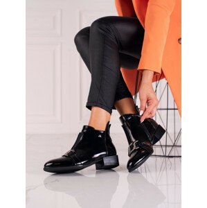 Klasické černé dámské  kotníčkové boty na plochém podpatku 37