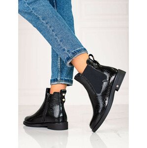Pěkné dámské černé  kotníčkové boty na plochém podpatku  36