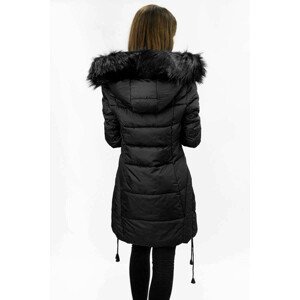 Černá prošívaná dámská zimní bunda s kapucí (7690) černá S (36)