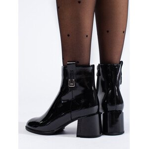 Komfortní černé  kotníčkové boty dámské na širokém podpatku  39