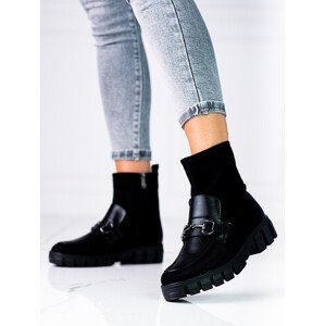 Komfortní černé dámské  kotníčkové boty na plochém podpatku 36