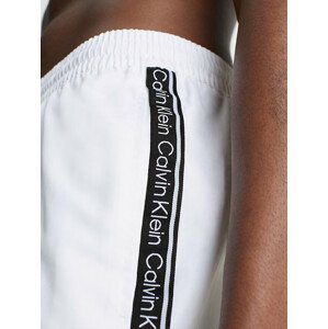 Pánské plavky Medium Drawstring Swim Shorts Logo Tape KM0KM00741YCD bílá - Calvin Klein 3XL