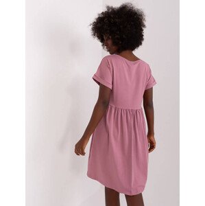 Látkové šaty ve špinavě růžové barvě s netopýřími rukávy (5672-35) růžová M (38)