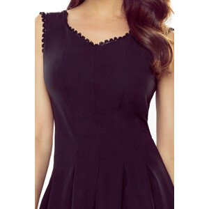 Černé rozšířené dámské šaty s krajkou ve výstřihu 452-2  L