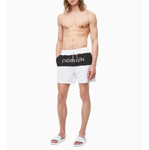 Pánské plavecké šortky KM0KM00403-YCD bílá - Calvin Klein bílá XL